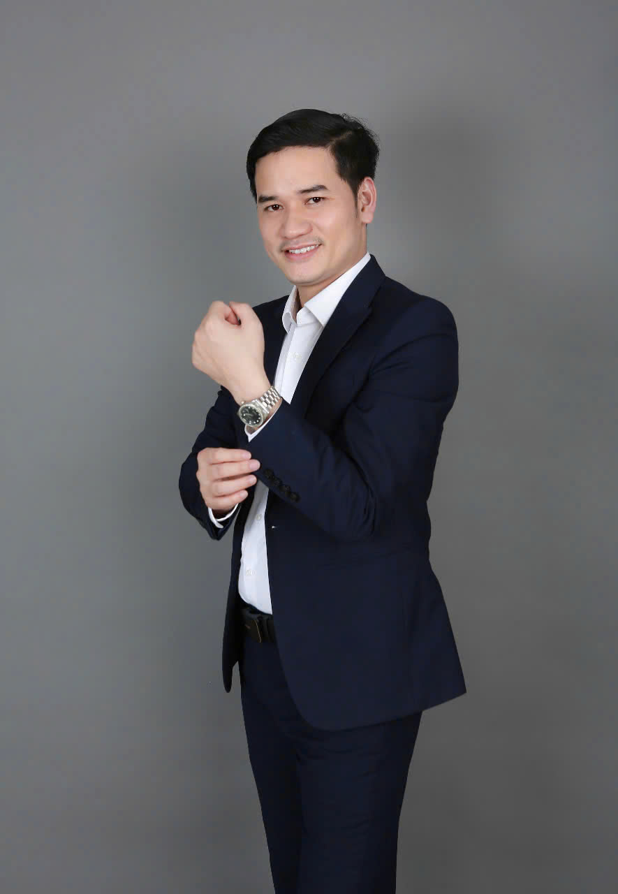 CEO Nguyễn Huy Sơn Pswindow 