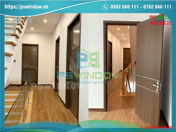 Hình ảnh Cửa gỗ nhựa Composite tại KĐT Việt Hưng, Long Biên, Hà Nội
