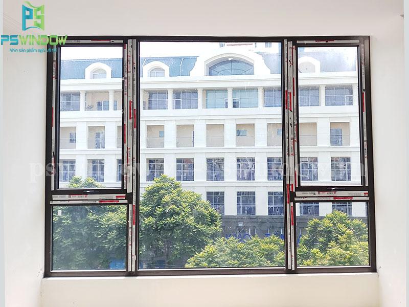 Cửa sổ mở hất 2 cánh kết hợp vách kính nhôm Xingfa