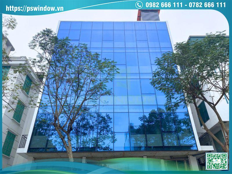 Công trình văn phòng cao cấp lắp mặt dựng và cửa nhôm Maxpro