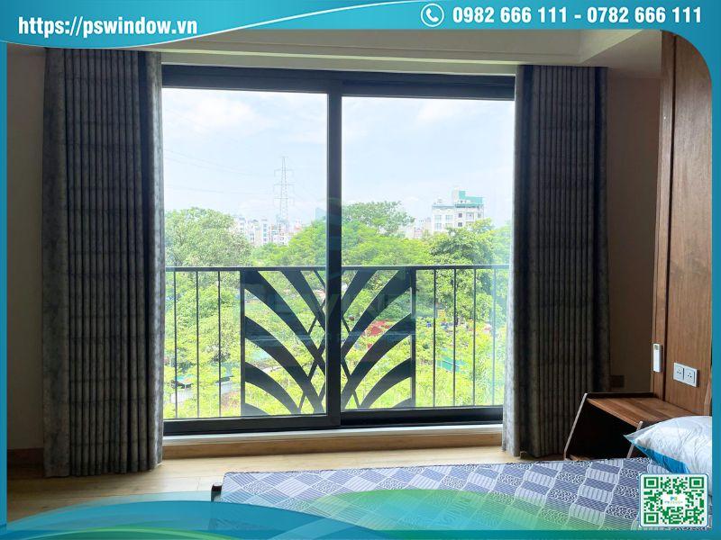Cửa lùa 2 cánh ra ban công nhôm Rolan cầu cách nhiệt
