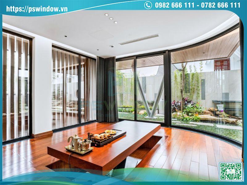 Cửa nhôm Đức Civro lắp đặt cho biệt thự sân vườn cao cấp