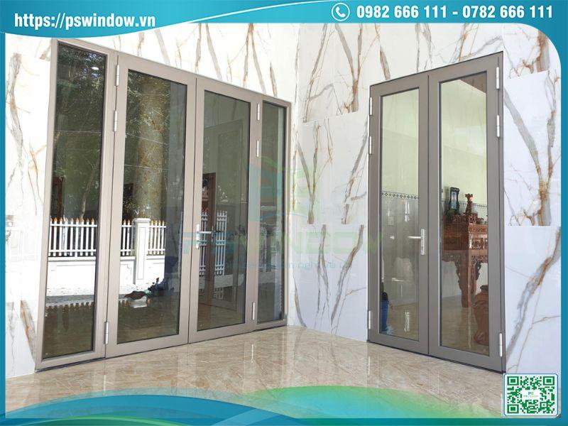 Cửa nhôm kính Maxpro mở quay phụ kiện Cmech