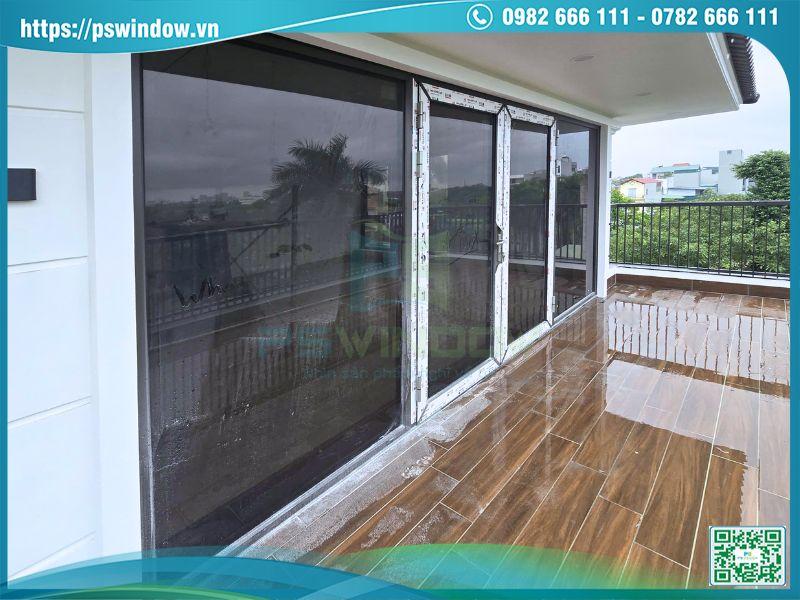 Cửa nhôm Maxpro hệ 83 mở quay 2 cánh fix 2 bên màu nâu thu