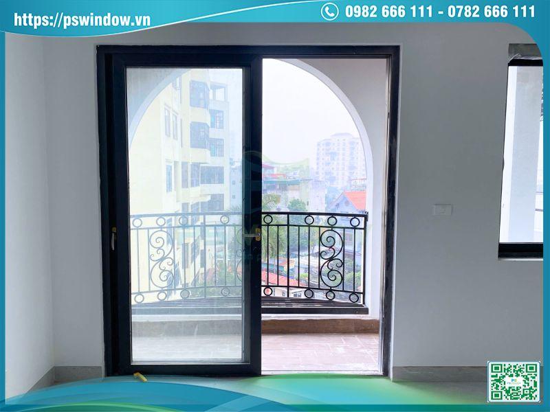 Cửa nhôm Rolan 2 cánh lùa ra ban công