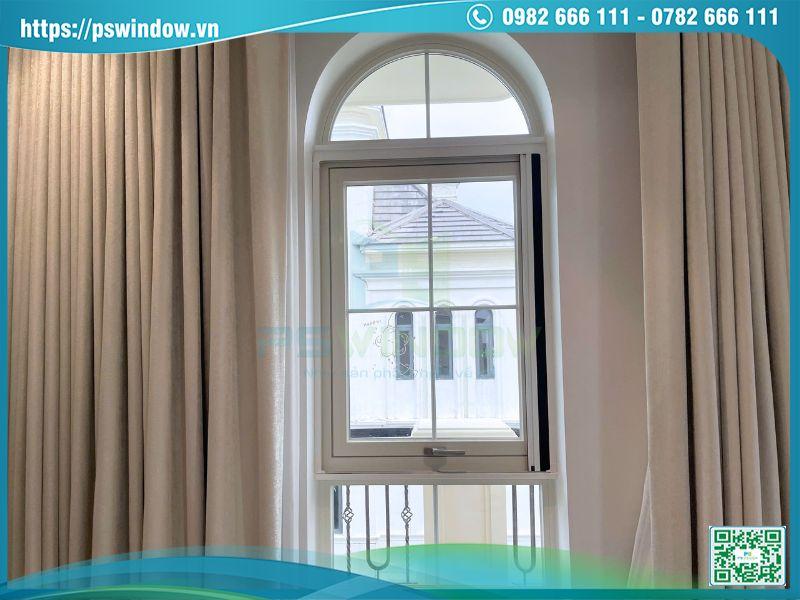 Cửa sổ mở hất có lưới chống muỗi dạng kéo ngang