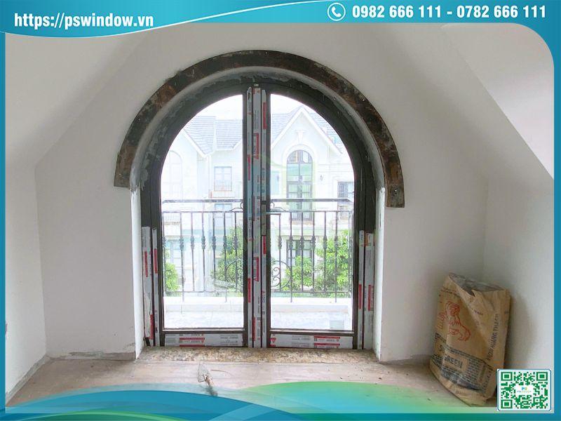 Cửa Xingfa mở quay 2 cánh uốn vòm