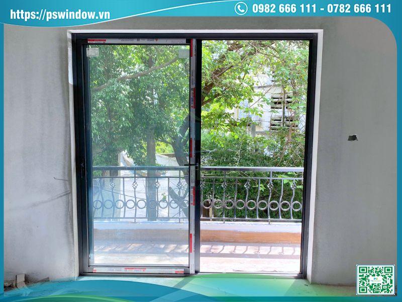 Mẫu cửa lùa nhôm Xingfa 2 cánh ra ban công