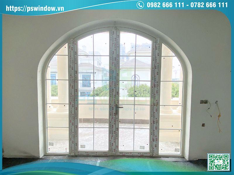 Mẫu cửa nhôm Maxpro uốn vòm 2 cánh fix 2 bên màu trắng ngà
