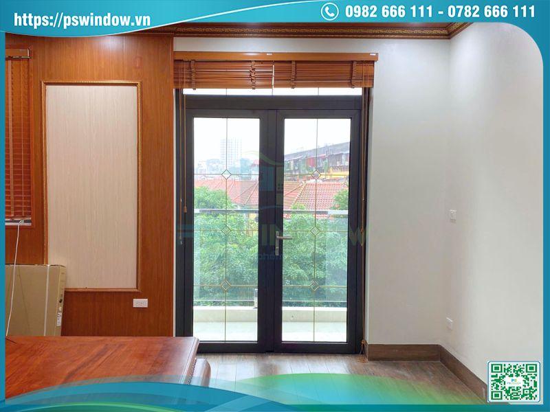 Mẫu cửa nhôm mở quay 2 cánh Maxpro kính hộp nan đồng