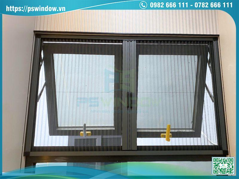 Mẫu cửa sổ mở hất 2 cánh nhôm Xingfa xám đá kết hợp lưới chống muỗi