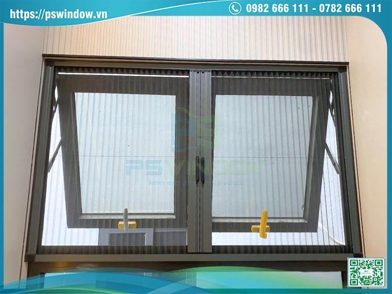 Mẫu cửa sổ mở hất 2 cánh Xingfa màu xám đá kết hợp lưới chống muỗi