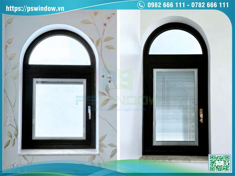 Mẫu cửa sổ mở quay 1 cánh màu đen kính hộp rèm