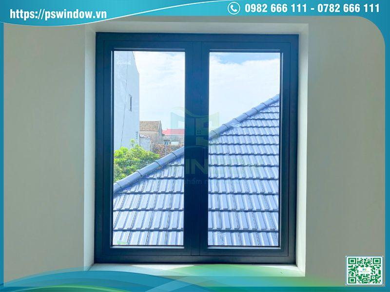 Mẫu cửa sổ mở quay 2 cánh nhôm Xingfa màu xám đá