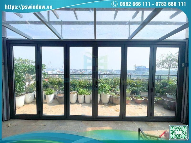 Mẫu cửa xếp trượt 6 cánh nhôm Xingfa xám đá không gân