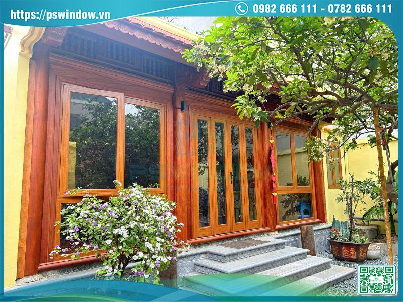 Mẫu cửa Xingfa vân gỗ 4 cánh mở quay kính hộp