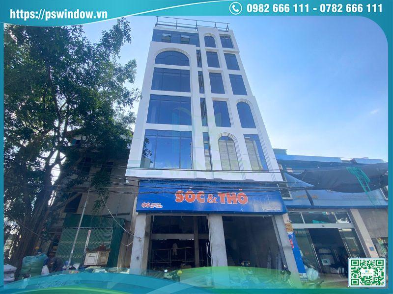 Hình ảnh Thi công vách kính & cửa nhôm Xingfa màu xám đá tại Thường Tín