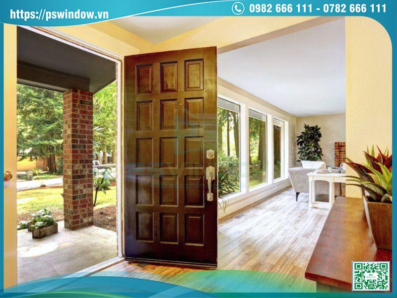Sử dụng kết hợp cửa nhôm kính và cửa gỗ trong cùng một công trình