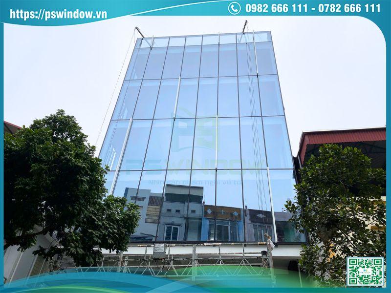Thi công vách kính mặt dựng cao cấp cần chi phí khá lớn