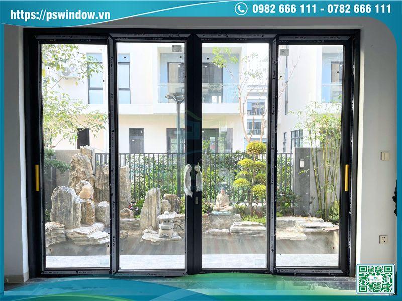Bộ cửa lùa 4 cánh Rolan mở ra hồ cá tiểu cảnh sau nhà