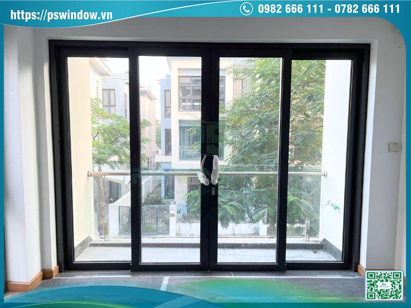 Bộ cửa nhôm Rolan 4 cánh lùa cho ban công phòng ngủ master