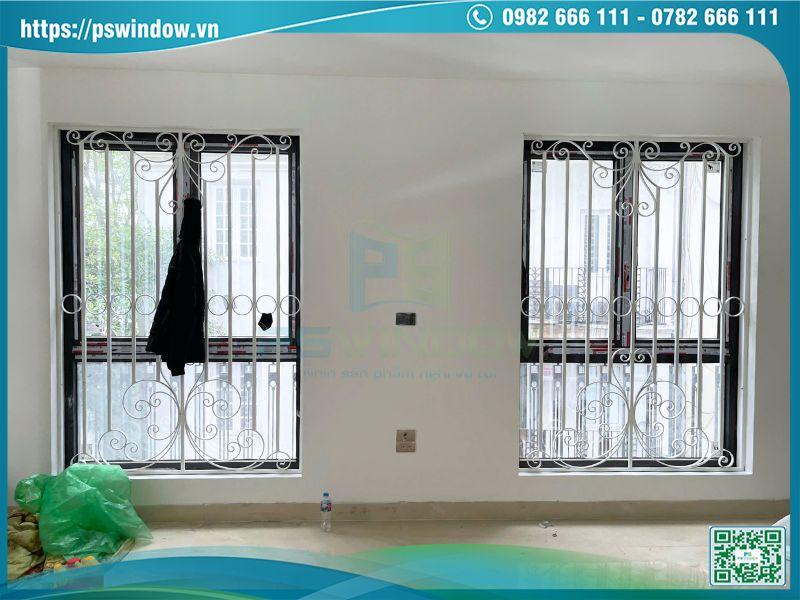 Các bộ cửa sổ ở mặt bên công trình