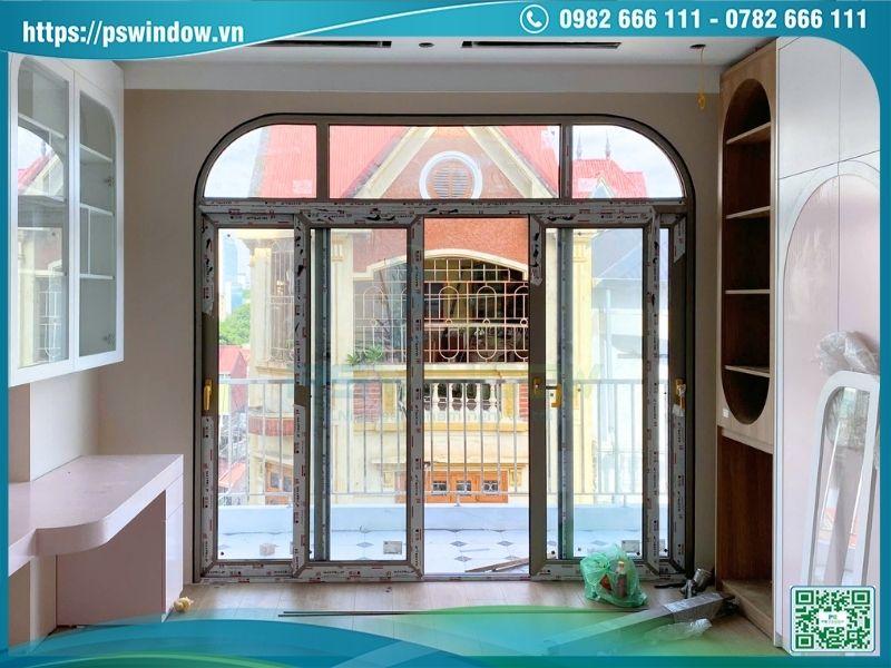 Công trình lắp cửa Maxpro màu sâm banh phụ kiện Cmech cao cấp