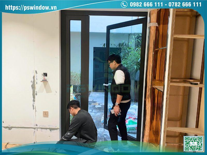 Công trình lắp đặt cửa nhôm Maxpro màu nâu thu phụ kiện Roto cao cấp