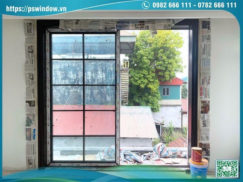 Cửa đi lùa nhôm Maxpro 2 cánh kính hộp nan nhôm màu nâu thu