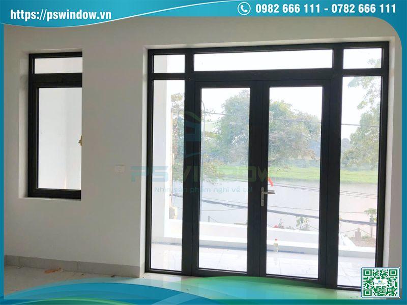Cửa đi mở quay nhôm Maxpro 2 cánh fix trên và 2 bên