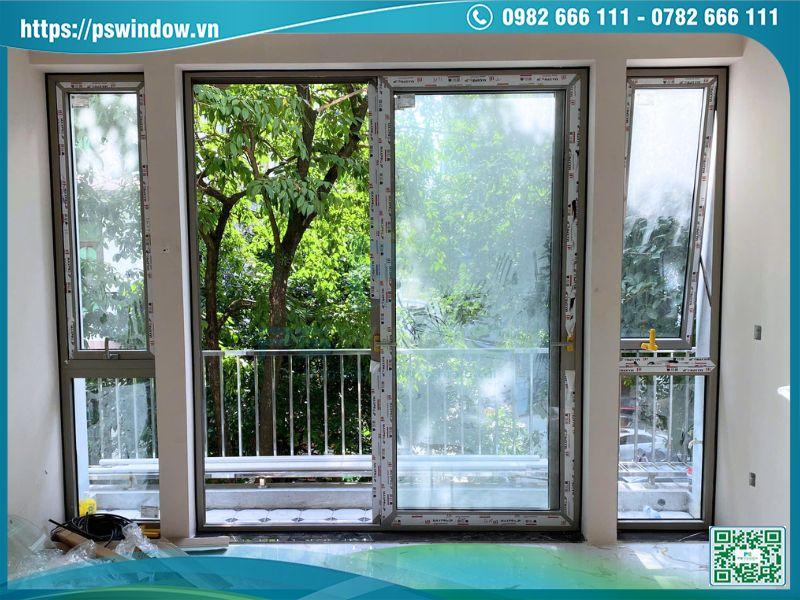 Cửa lùa ban công nhôm Maxpro cao cấp màu champagne