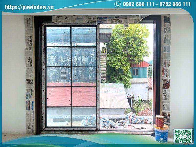 Cửa lùa hệ 115 Maxpro kính hộp nan nhôm trang trí