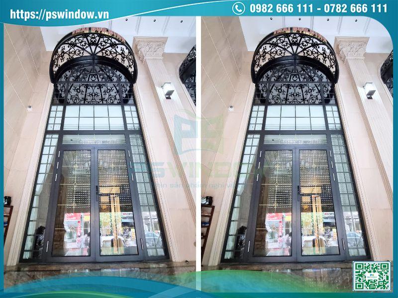 Cửa mở quay 2 cánh kết hợp vách kính uốn vòm nhôm Soco