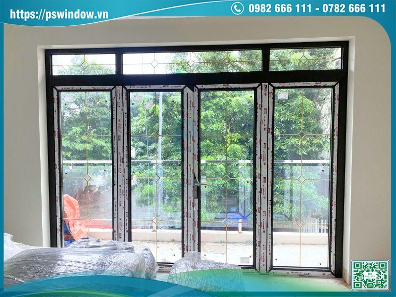 Cửa nhôm Maxpro 4 cánh mở quay kính hộp nan đồng sang trọng