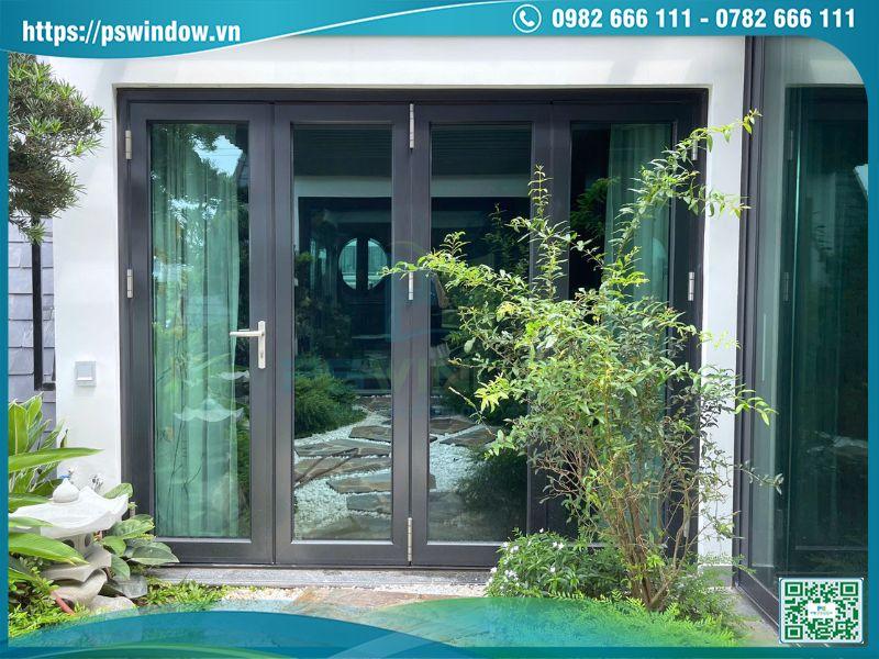 Cửa nhôm Soco 4 cánh xếp trượt phụ kiện Cmech màu bạc