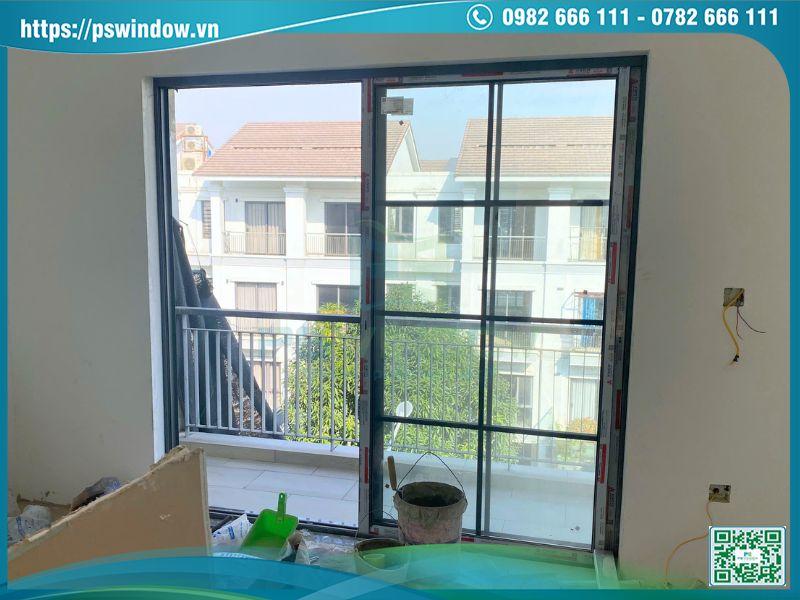 Cửa nhôm Xingfa chia ô kiểu mở lùa màu đen hiện đại