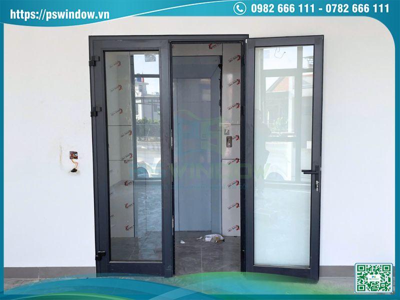 Cửa phòng nhôm Xingfa xám đá mở quay 2 cánh