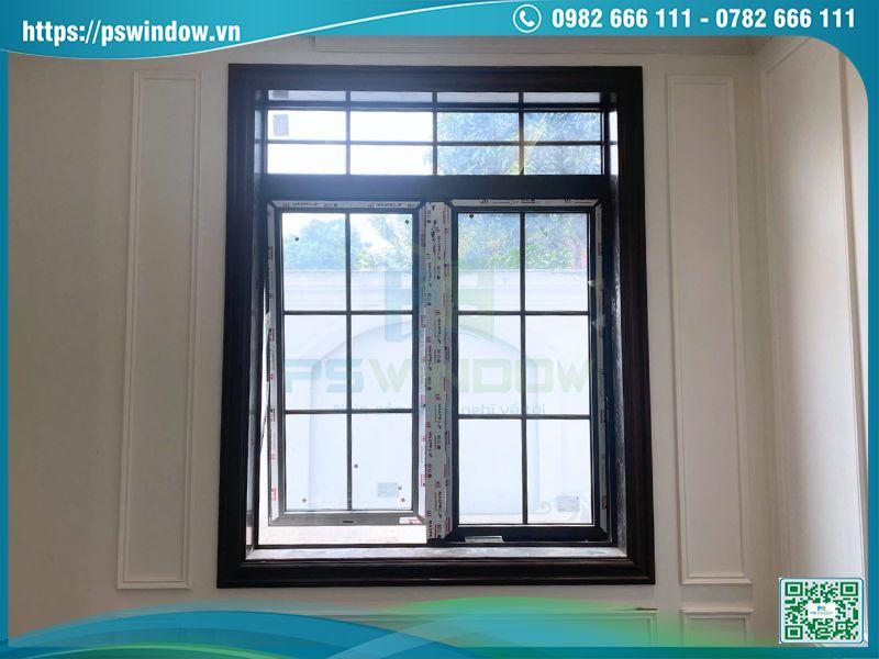 Cửa sổ mở hất 2 cánh fix trên nhôm Maxpro kính hộp nan chia ô