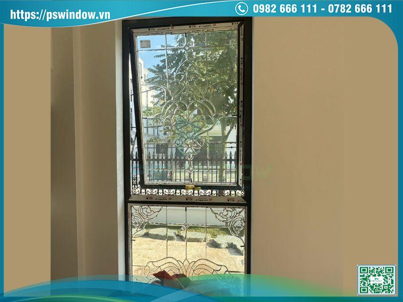 Cửa sổ mở hất fix dưới nhôm Maxpro kính hoa đồng cao cấp