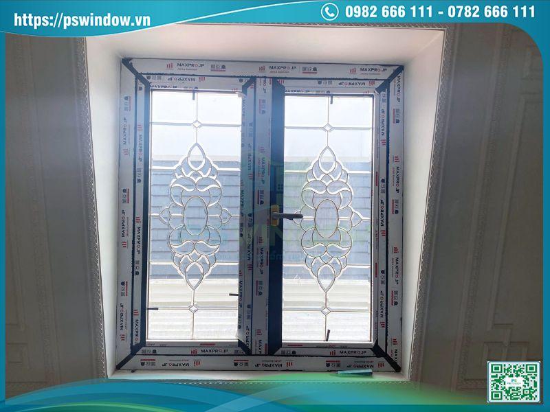 Cửa sổ mở quay 2 cánh Maxpro phụ kiện Cmech màu bạc