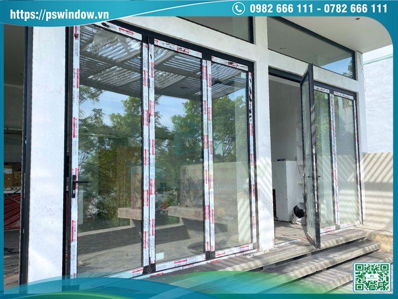 Cửa xếp trượt 3 cánh nhôm Xingfa thiết kế hiện đại