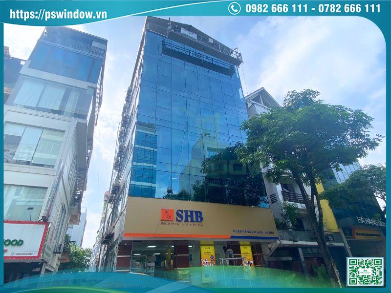 Hệ vách kính mặt dựng Stick cho tòa nhà cao tầng mặt phố