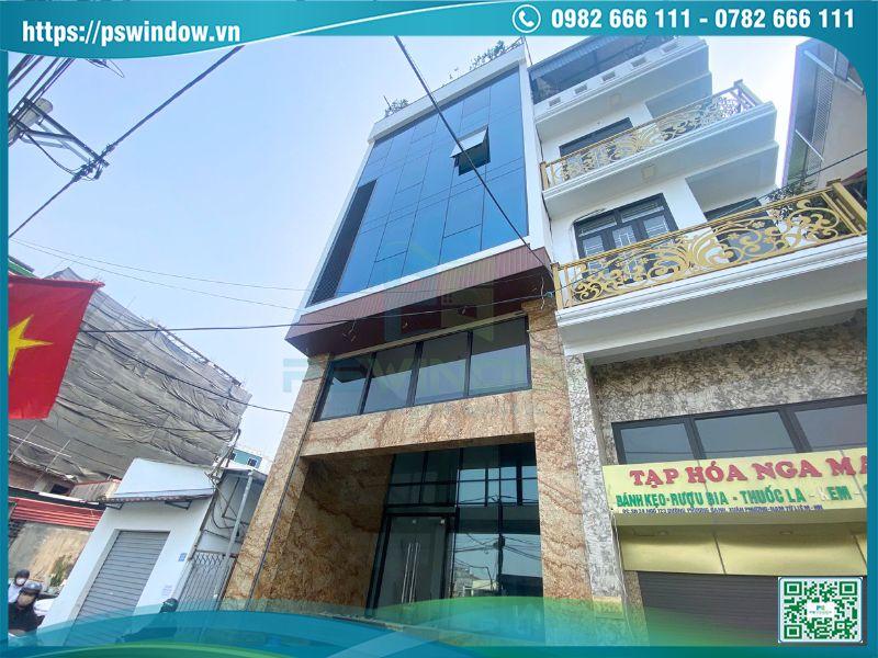 Khách sạn mặt phố lắp đặt mặt dựng giấu đố