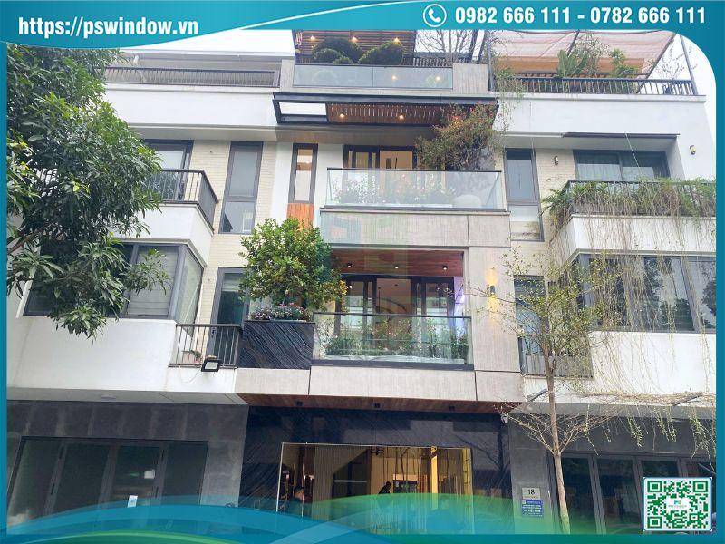 Hình ảnh Lắp Đặt Cửa Nhôm Cao Cấp Maxpro Cho Biệt Thự Tại KĐT Ecopark