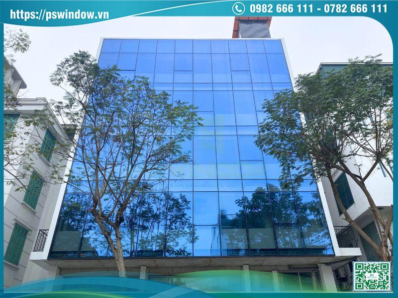 Mặt dựng khung nhôm Maxpro cao cấp kính Solar tiết kiệm năng lượng 