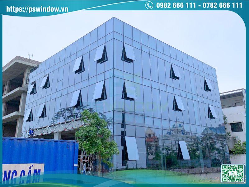 Mặt dựng kính Low-e gần 1000m2 cho tòa nhà thương mại cao cấp
