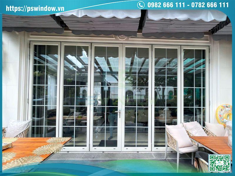 Mẫu cửa chính nhôm kính đẹp kiểu xếp trượt màu trắng ngà