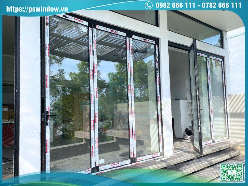 Mẫu cửa chính nhôm Xingfa kiểu xếp trượt hiện đại