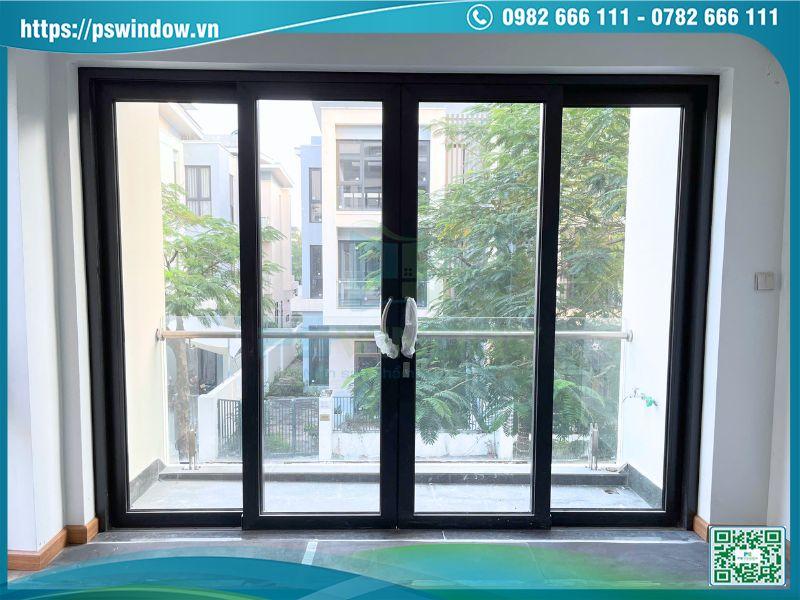Mẫu cửa lùa 4 cánh nhôm Rolan cao cấp cho ban công phòng ngủ Master