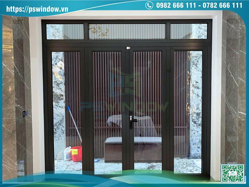 Mẫu cửa nhôm sơn tĩnh điện Rolan mở quay fix trên